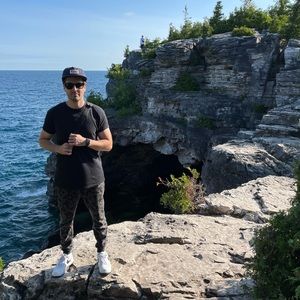 Meet your Posher, Cameron